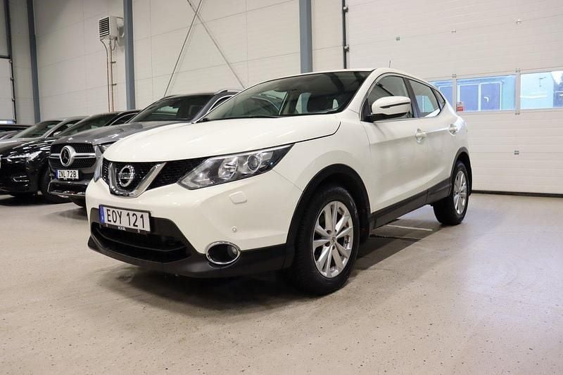 Vit Begagnad 2014 Nissan Qashqai SUV | 144 900 kr (Lite dyr) - Bild 1/4