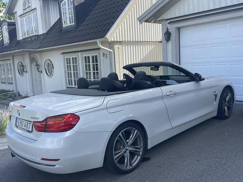 Vit Begagnad 2014 BMW 428 Sport Line Cab | 254 000 kr (Marknadspris) - Bild 1/4
