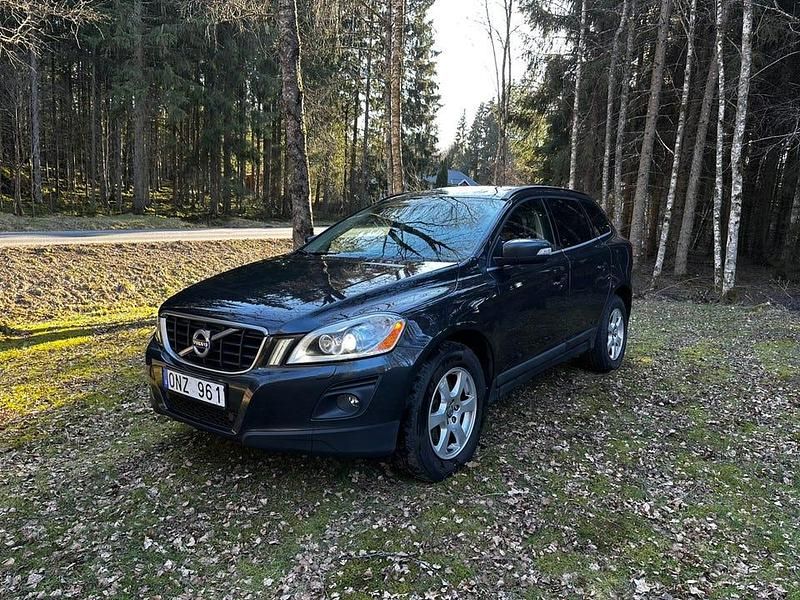 Gray metallic Begagnad 2009 Volvo XC60 SUV | 59 000 kr (Lite dyr) - Bild 1/4