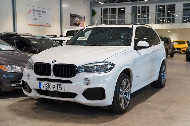 Vit Begagnad 2017 BMW X5 M Sport SUV | 359 900 kr (Marknadspris) - Bild 1/4