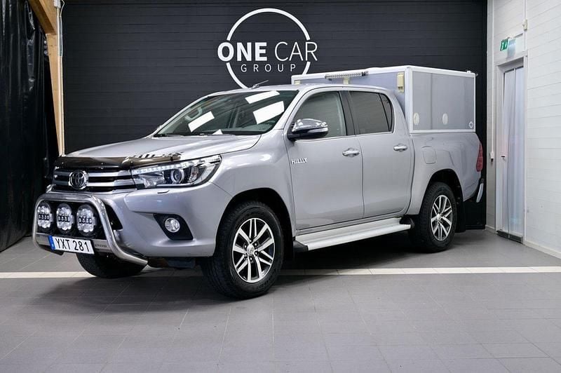 Silver Begagnad 2017 Toyota HiLux Premium Pickup | 419 800 kr - Bild 1/4