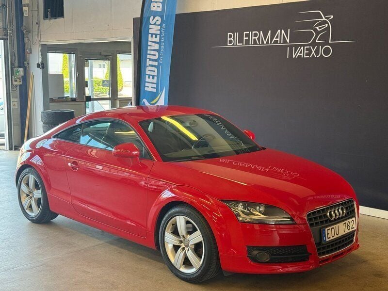 Röd Begagnad 2010 Audi TT Sportkupé | 129 900 kr (Marknadspris) - Bild 1/4