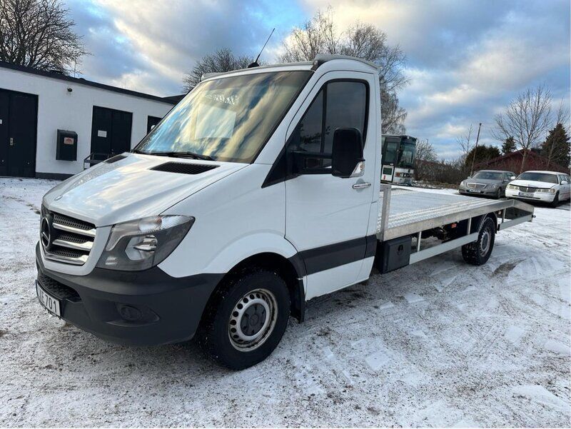 Vit Begagnad 2014 Mercedes Sprinter Van | 187 500 kr (Dyr) - Bild 1/4