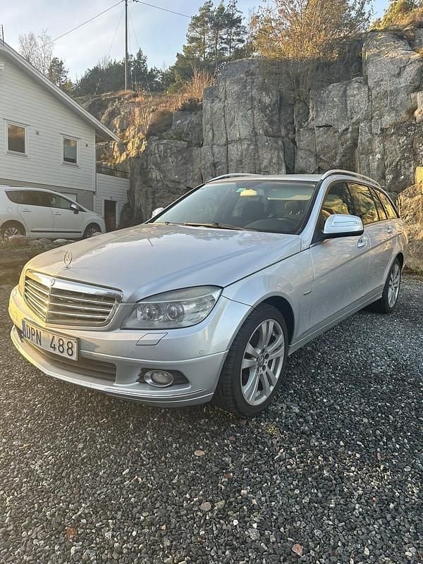 Begagnad 2008 Mercedes C220 Kombi | 75 000 kr (Dyr) - Bild 1/4