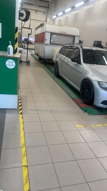 Begagnad BMW 320 177 HK (130 kW) 2010 Kombi