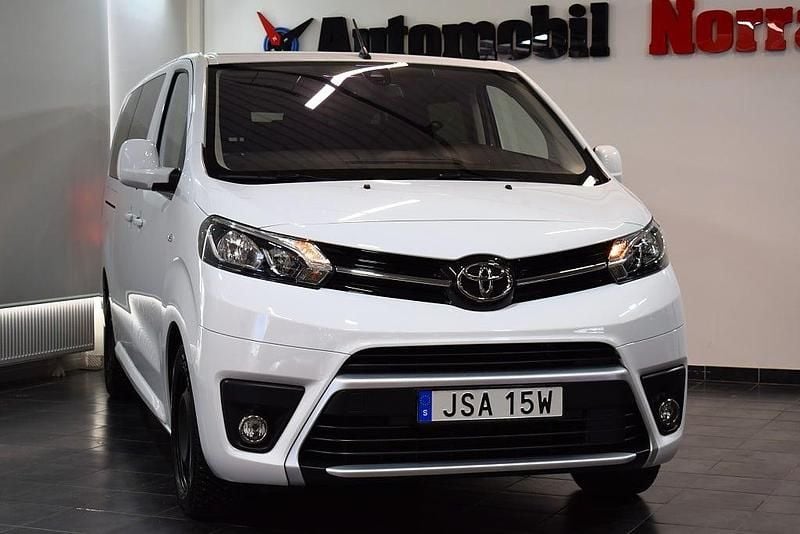 Begagnad Toyota Proace Verso 144 HK (105 kW) 2023 Vit Kombi