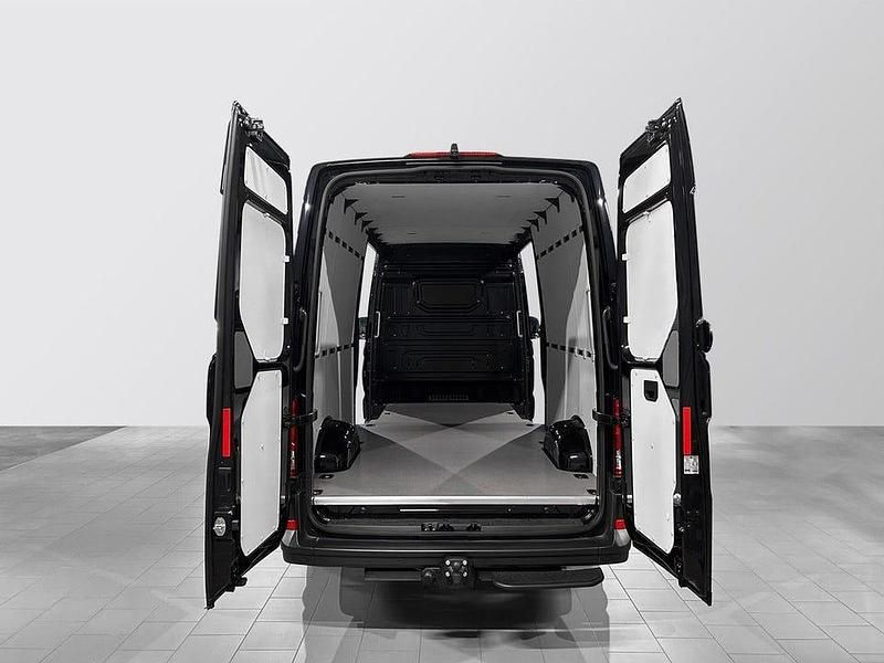 Ny VW Crafter 177 HK (130 kW) 2025 Svartmetallic Van