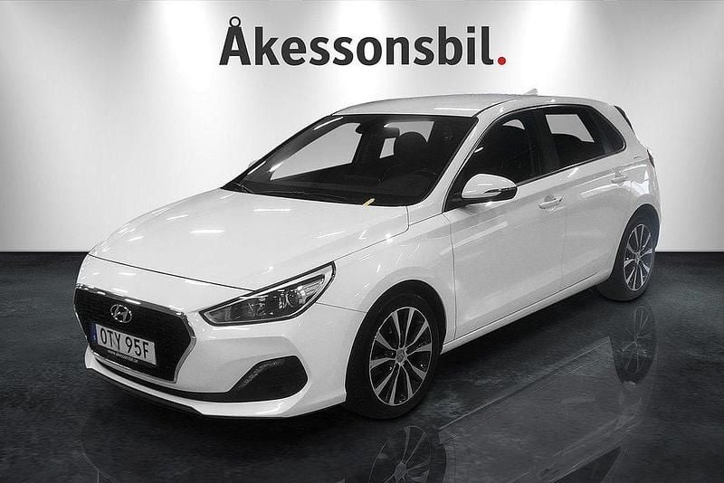 Vit Begagnad 2020 Hyundai i30 Premium Halvkombi | 189 000 kr (Marknadspris) - Bild 1/4