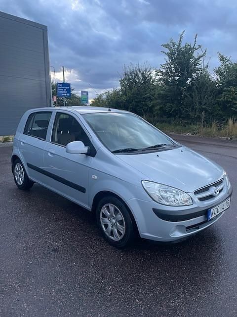 Silver Begagnad 2008 Hyundai Getz Halvkombi | 59 900 kr (Dyr) - Bild 1/4