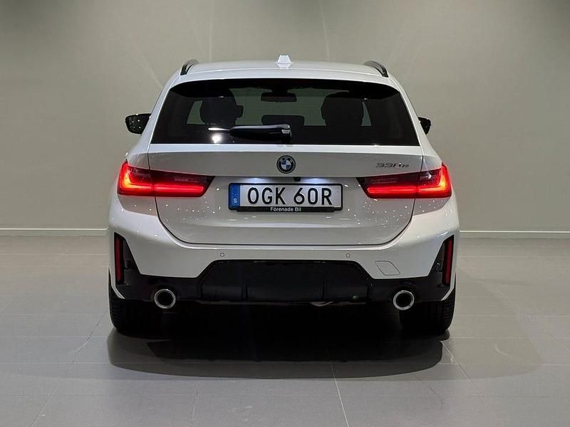 Begagnad BMW 330 M Sport 184 HK (135 kW) 2025 Mineral vit metallic Kombi