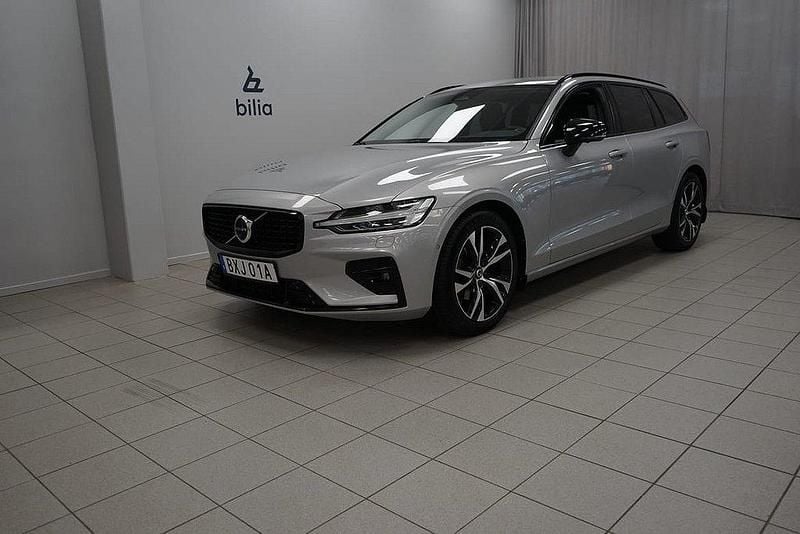 Silver Begagnad 2023 Volvo V60 Plus Kombi | 359 900 kr (Bra pris) - Bild 1/3