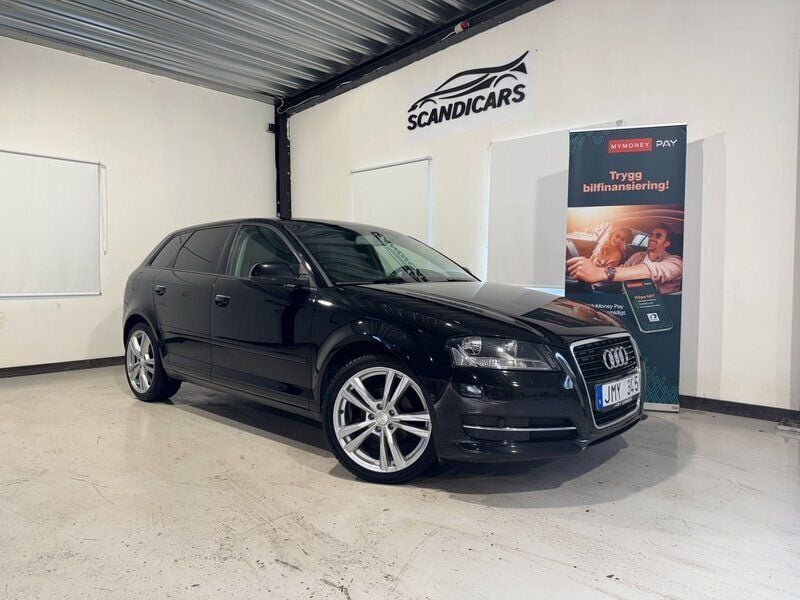 Svart Begagnad 2011 Audi A3 Sportback Attraction Halvkombi | 99 900 kr (Marknadspris) - Bild 1/4