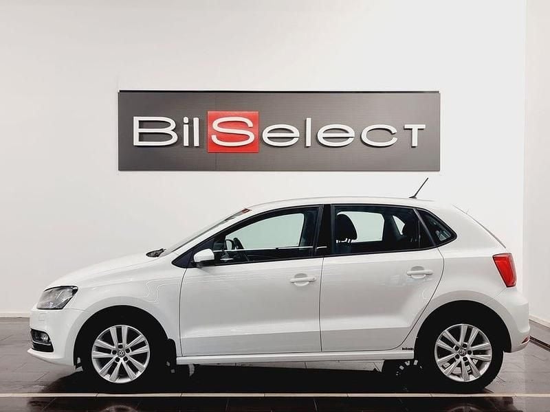 Begagnad VW Polo 90 HK (66 kW) 2016 Vit Halvkombi