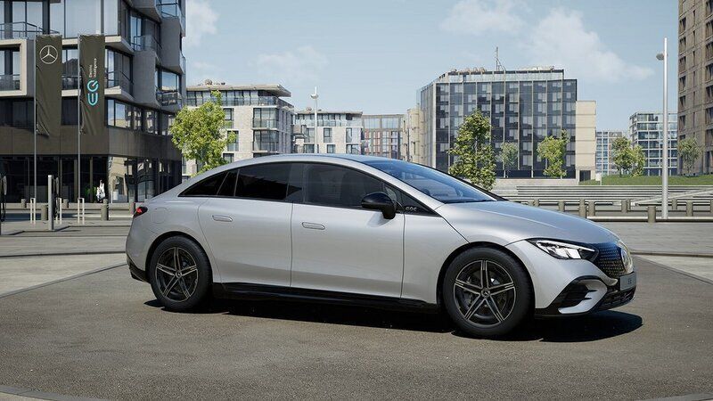 Silver Ny 2024 Mercedes EQE350 AMG Sedan | 803 750 kr (Marknadspris) - Bild 1/4