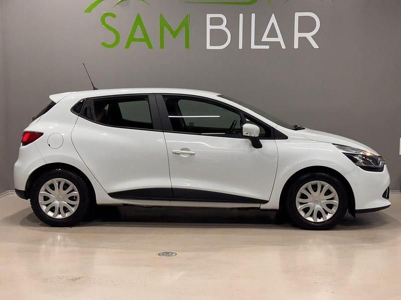 Begagnad Renault Clio IV 73 HK (53 kW) 2015 Vit