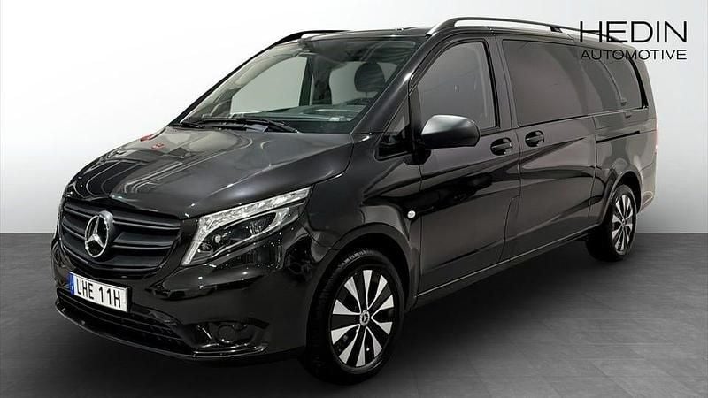 Mörkgrå (grey) Begagnad 2023 Mercedes Vito Van | 562 375 kr - Bild 1/4