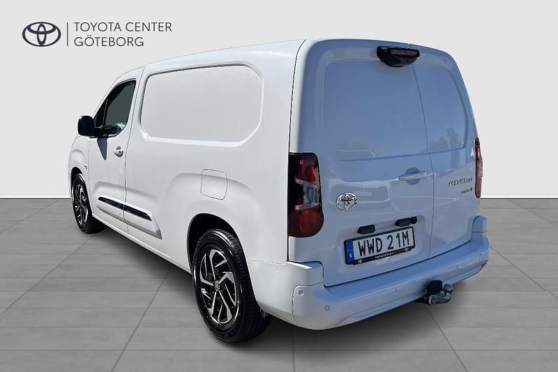 Begagnad Toyota Proace City City 100 kW (137 HK) 2024 Vit Minibuss