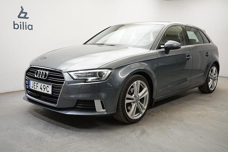 Begagnad Audi A3 Sportback Sport 150 HK (110 kW) 2019 Grå Halvkombi