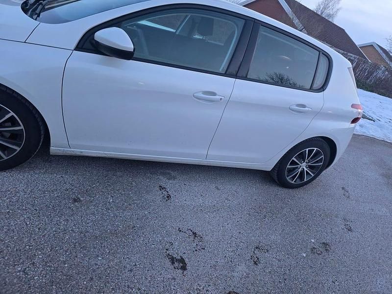 Begagnad Peugeot 308 125 HK (91 kW) 2013