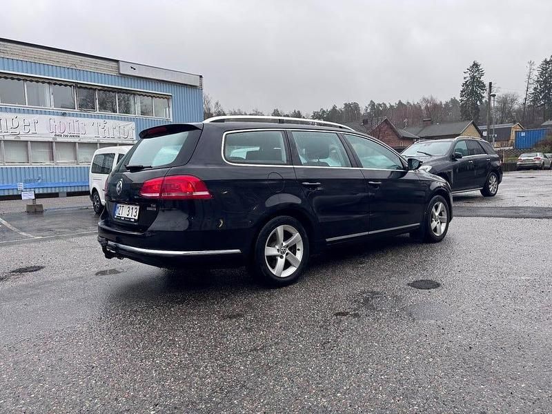 Begagnad VW Passat 150 HK (110 kW) 2011 Svart Kombi