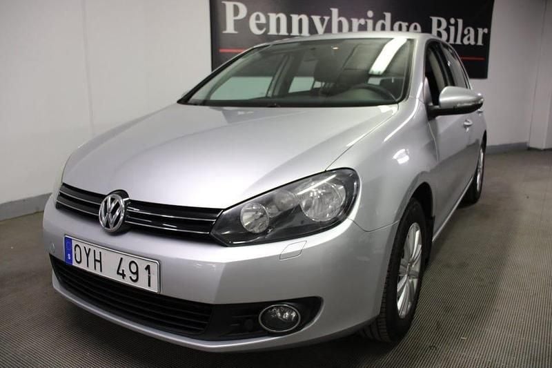 Silver Begagnad 2012 VW Golf VII Halvkombi | 39 900 kr (Marknadspris) - Bild 1/4