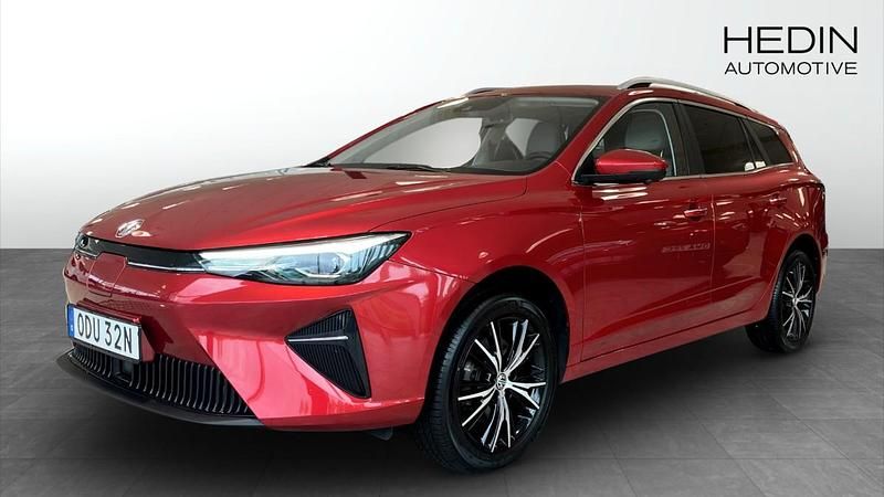 Röd (red) Begagnad 2022 MG MG5 EV Luxury Kombi | 224 900 kr (Marknadspris) - Bild 1/4