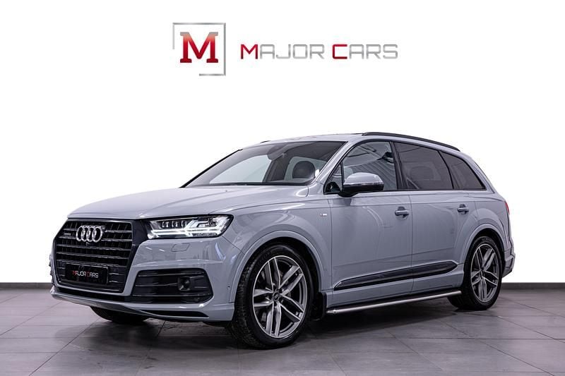 Ljusgrå Begagnad 2017 Audi Q7 S-Line SUV | 469 900 kr (Dyr) - Bild 1/4