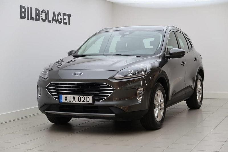 Grå Begagnad 2022 Ford Kuga Titanium SUV | 229 800 kr (Marknadspris) - Bild 1/4