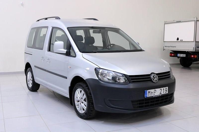 Begagnad VW Caddy Comfortline 105 HK (77 kW) 2011 Silver Minibuss