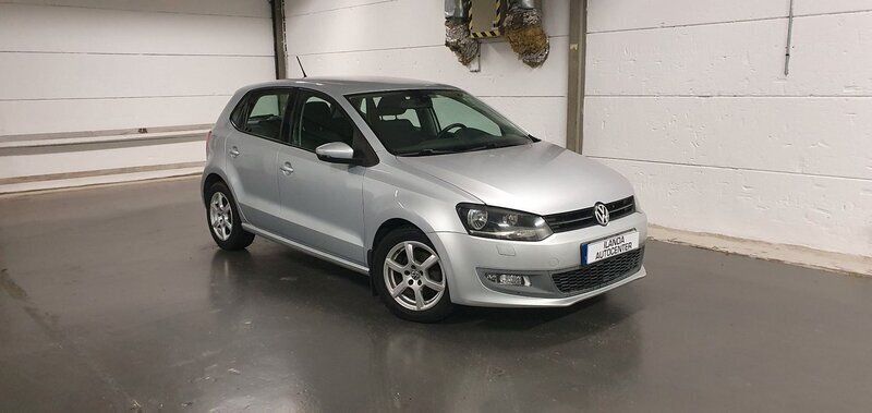 Silver Begagnad 2011 VW Polo Comfortline Halvkombi | 65 900 kr (Marknadspris) - Bild 1/4