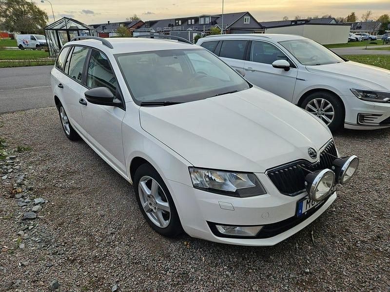 Begagnad 2015 Skoda Octavia Kombi | 59 000 kr (Superpris) - Bild 1/4