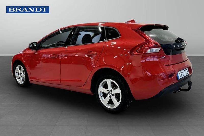 Begagnad Volvo V40 Business Edition 121 HK (88 kW) 2018 Röd