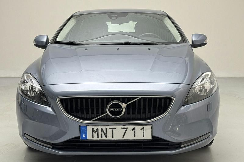 Begagnad Volvo V40 Kinetic 122 HK (89 kW) 2017 Ljusblå