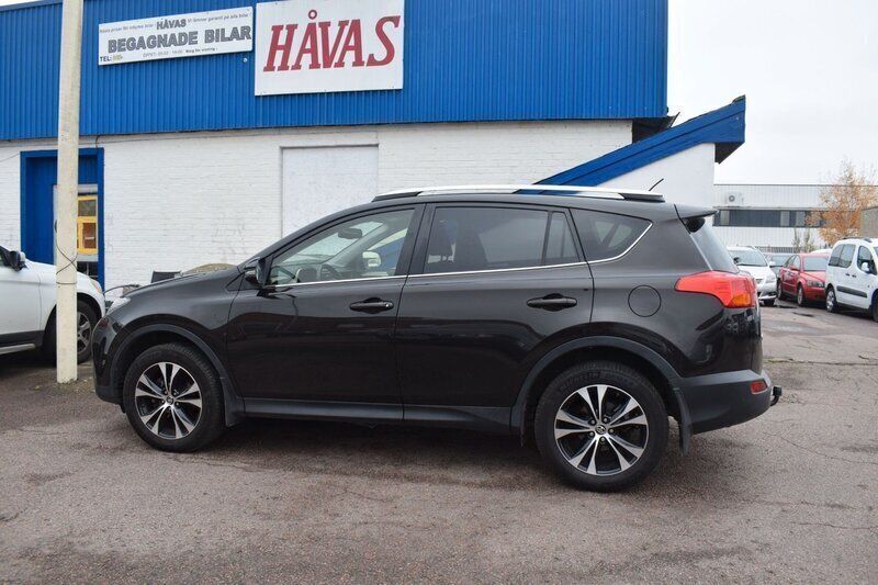 Mörkbrun (brun) Begagnad 2015 Toyota RAV4 Active SUV | 149 000 kr (Marknadspris) - Bild 1/4
