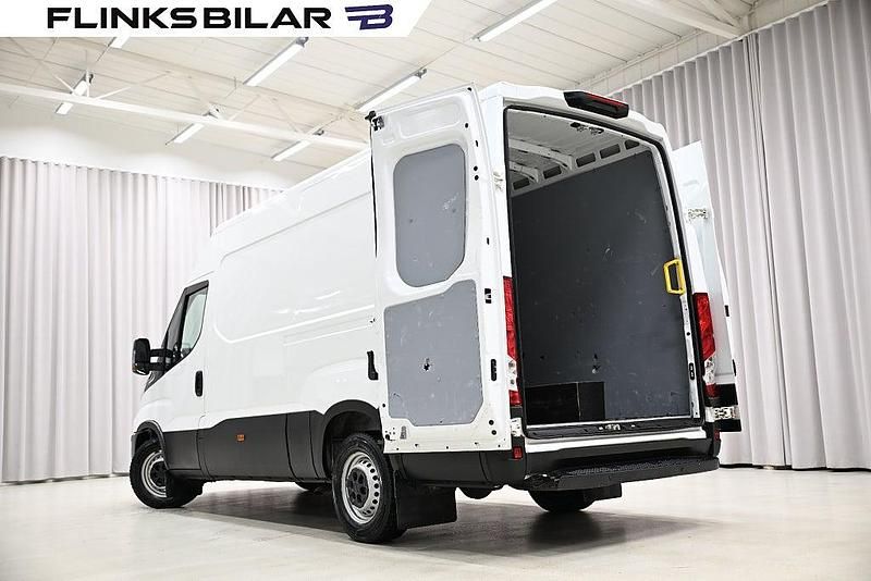 Begagnad Iveco Daily 136 HK (100 kW) 2023 Vit Van