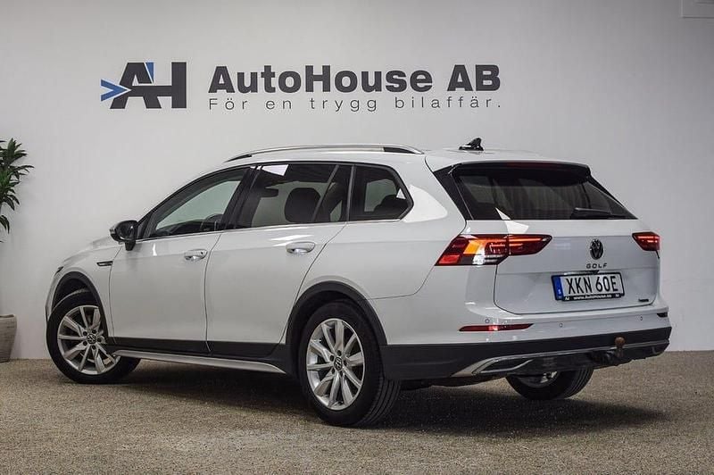 Begagnad VW Golf VIII 190 HK (139 kW) 2022 Vit Kombi