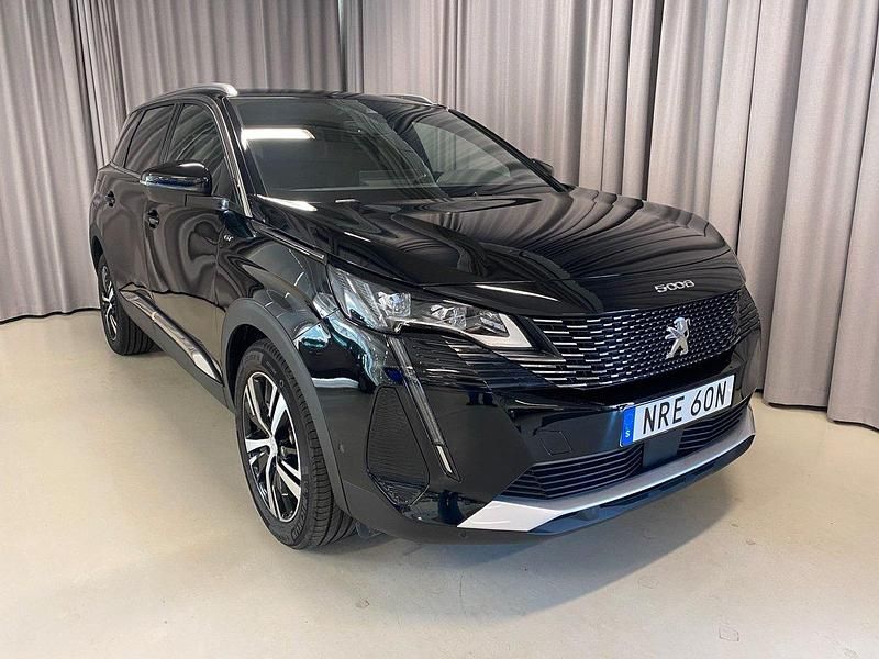 Svart Begagnad 2024 Peugeot 5008 GTi Minibuss | 329 900 kr (Marknadspris) - Bild 1/3