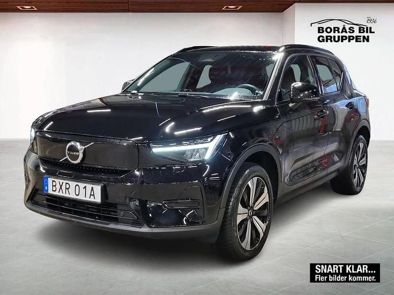 Svart Begagnad 2023 Volvo XC40 Core SUV | 325 000 kr - Bild 1/1