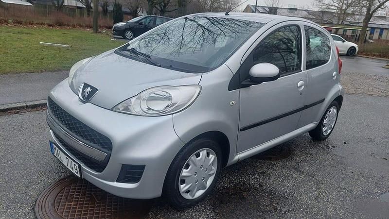 Begagnad 2012 Peugeot 107 Halvkombi | 28 500 kr (Marknadspris) - Bild 1/4