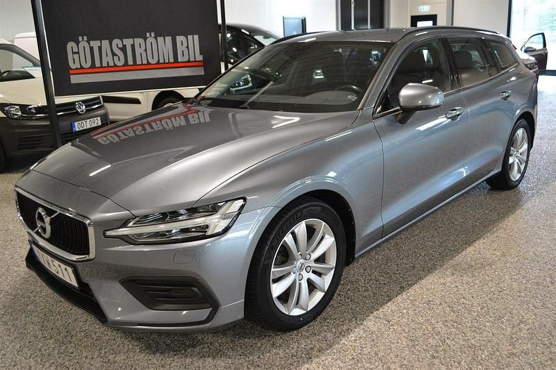 Grå Begagnad 2018 Volvo V60 Momentum Kombi | 238 000 kr (Lite dyr) - Bild 1/4