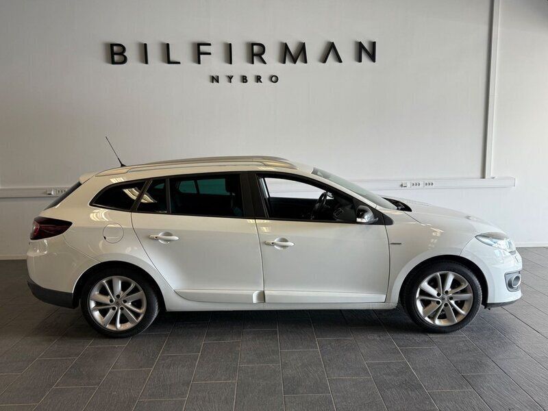 Vit Begagnad 2015 Renault Mégane GrandTour LIMITED Kombi | 69 900 kr (Marknadspris) - Bild 1/4