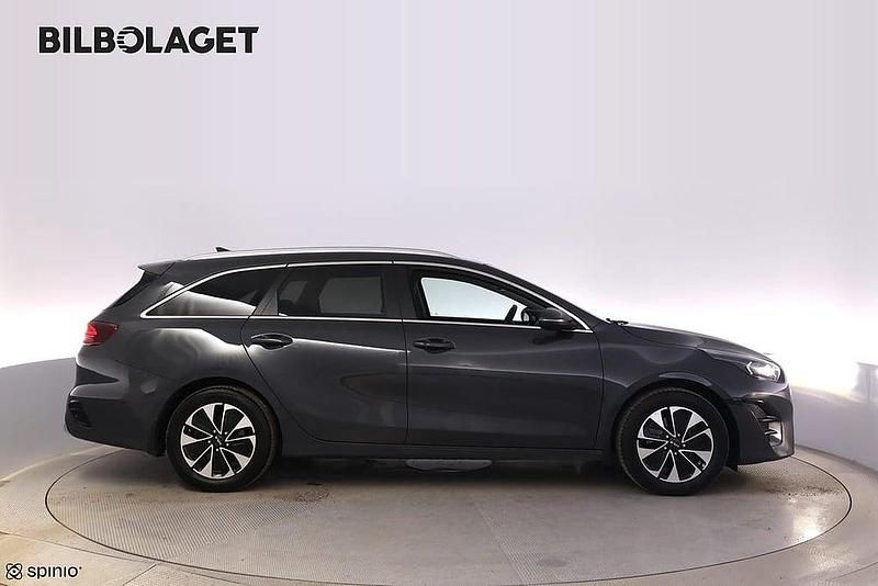 Begagnad Kia Ceed Advance 105 HK (77 kW) 2022 Grå Halvkombi
