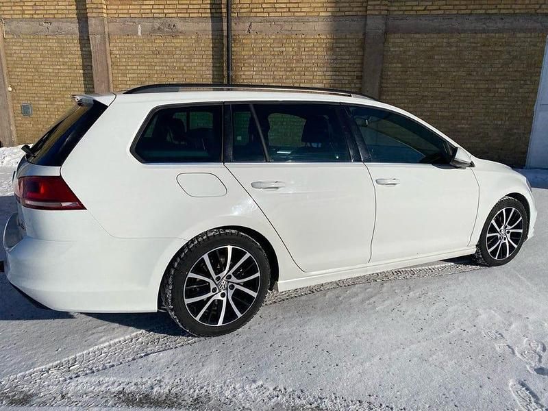 Begagnad VW Golf VII 140 HK (102 kW) 2015