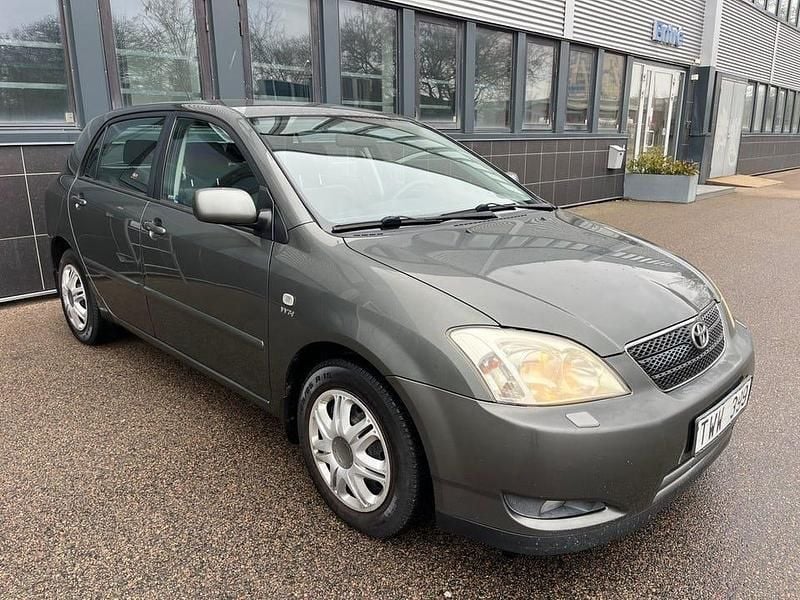 Begagnad Toyota Corolla 110 HK (80 kW) 2002 Grå
