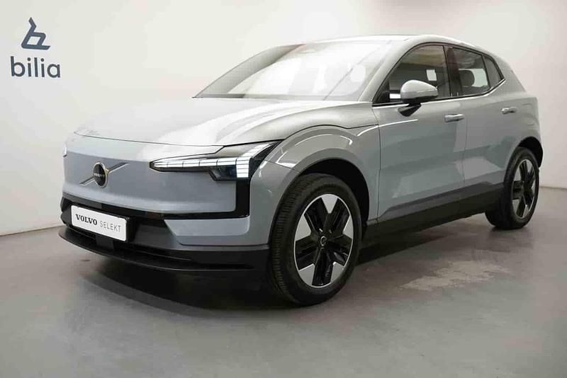 Grå Begagnad 2024 Volvo EX30 Single Motor SUV | 304 900 kr - Bild 1/1