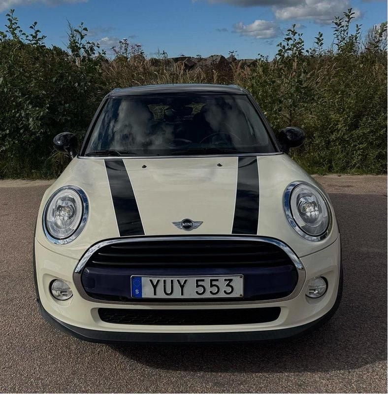 Vit Begagnad 2018 Mini Cooper Halvkombi | 169 000 kr (Marknadspris) - Bild 1/4