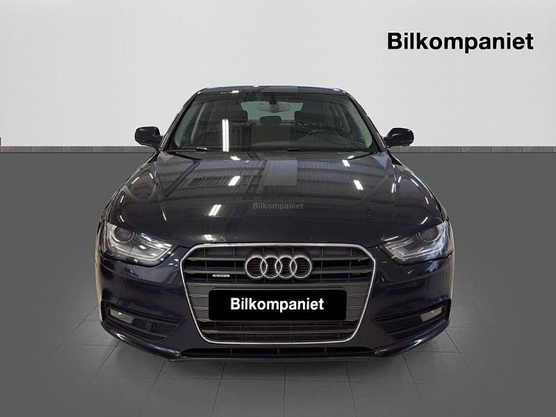 Begagnad Audi A4 Comfort 177 HK (130 kW) 2013 Blå Sedan