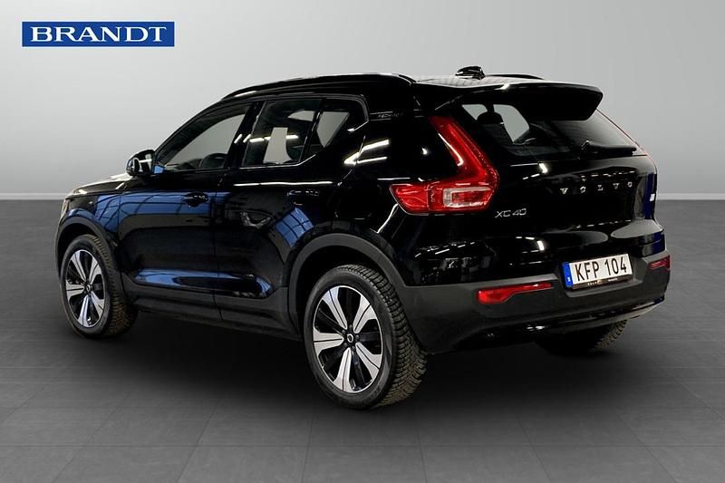Begagnad Volvo XC40 Single Motor 175 kW (238 HK) 2023 Svart SUV