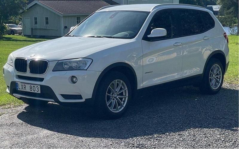 Vit Begagnad 2012 BMW X3 SUV | 95 000 kr (Marknadspris) - Bild 1/4