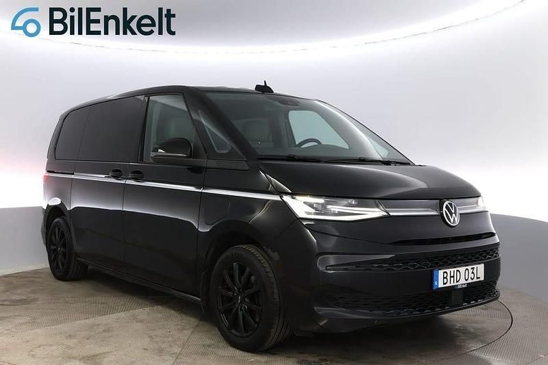 Svart Begagnad 2022 VW Multivan SE Van | 438 900 kr (Dyr) - Bild 1/4